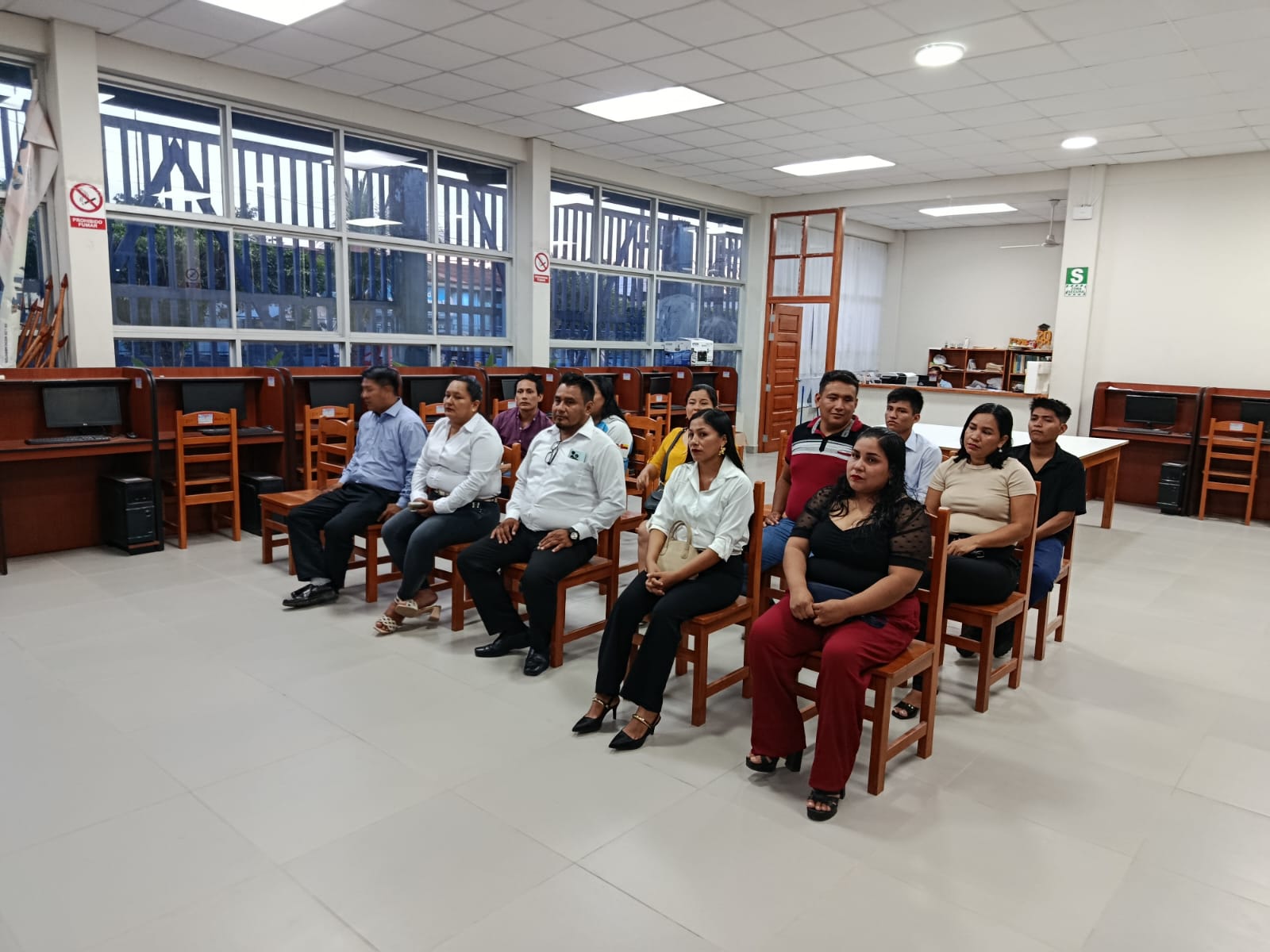 Ceremonia de entrega de Acta de Adjudicación a los docentes